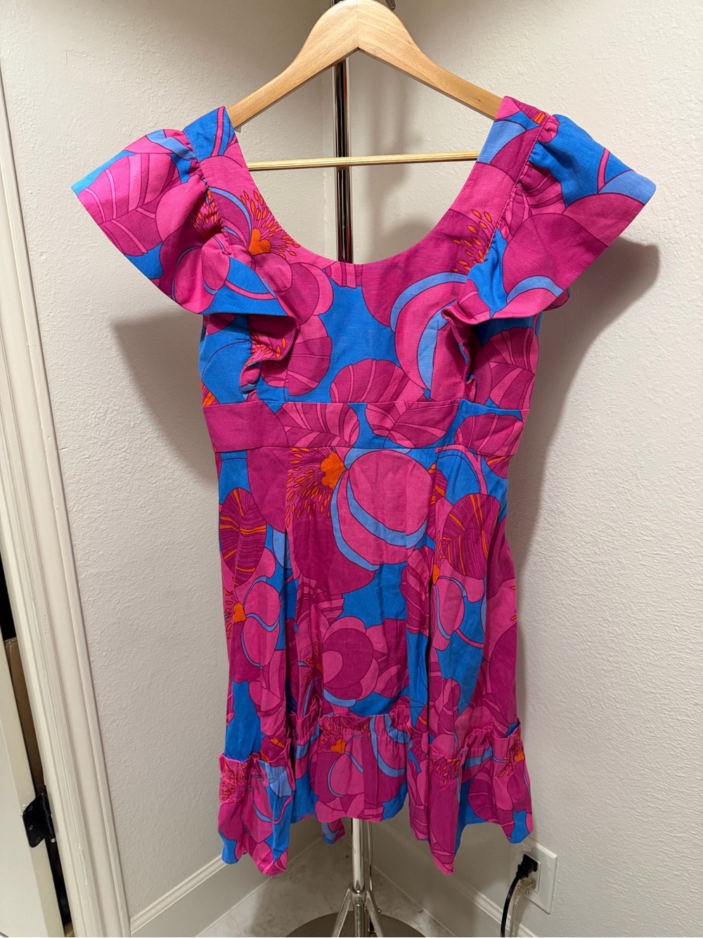 Tuckernuck Fuchsia & Blue Floral Ruffle-Sleeve Linen Blend Dress